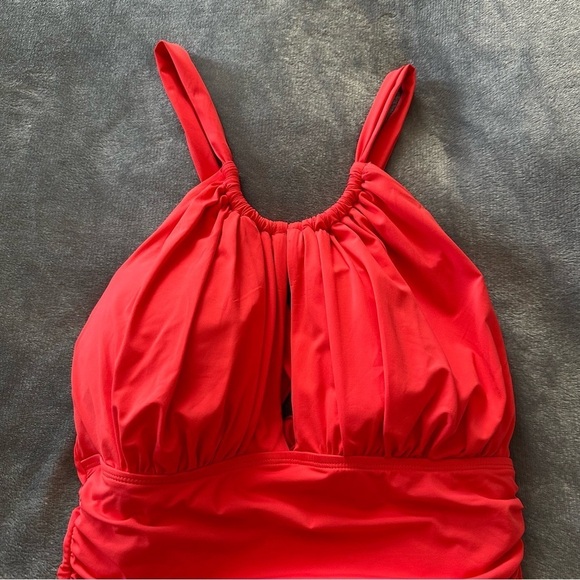 NWT La Blanca Island Goddess High Neck Keyhole One Piece Guava Size 16 - Picture 5 of 16